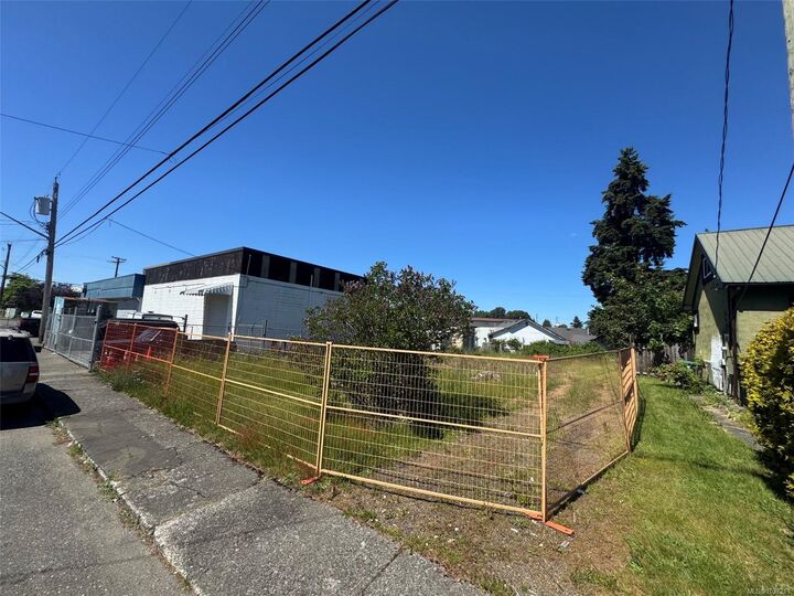 Property Photo:  753 11th St  BC V9N 1T3 