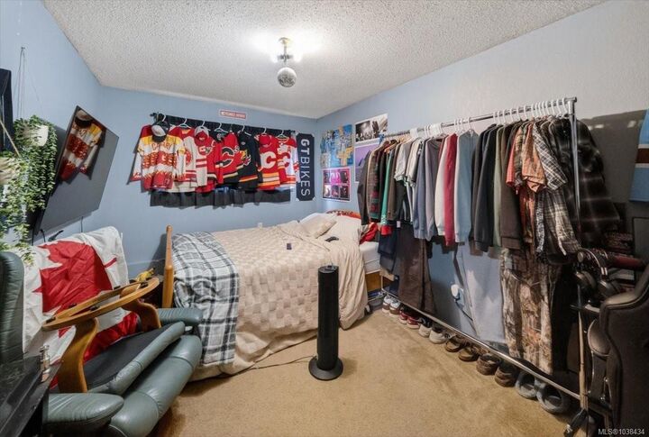 Property Photo: 891 Admirals Rd BC V9A 2P1