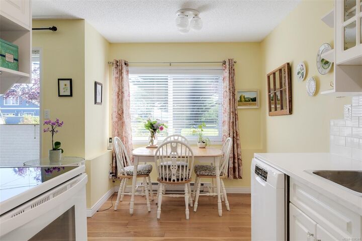 Property Photo: 10160 Third St 101 BC V8L 3B6