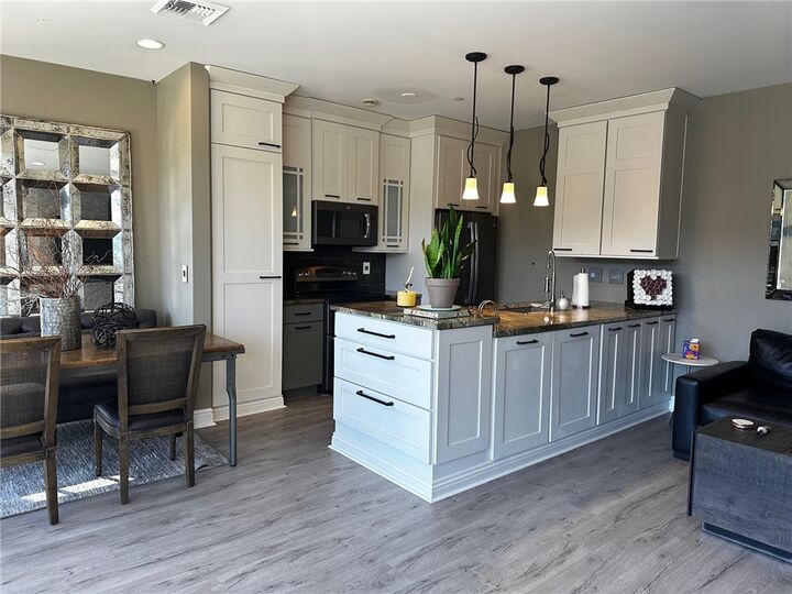 Property Photo: 151 Fort Pitt Blvd 902 PA 15222
