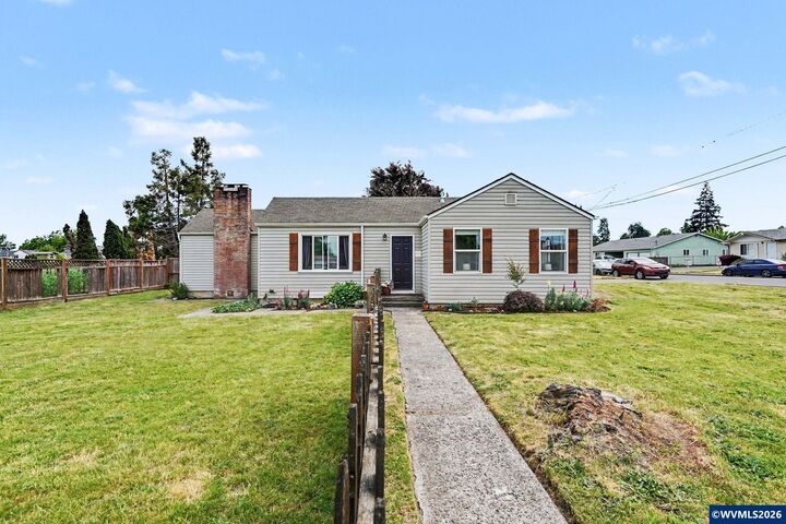 Property Photo: 103 Atwater St S OR 97361