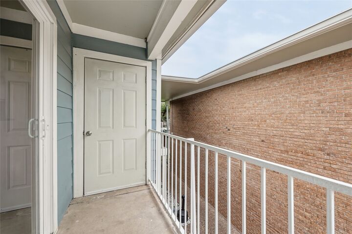 Property Photo:  400 W 35th Street 201  TX 78705 