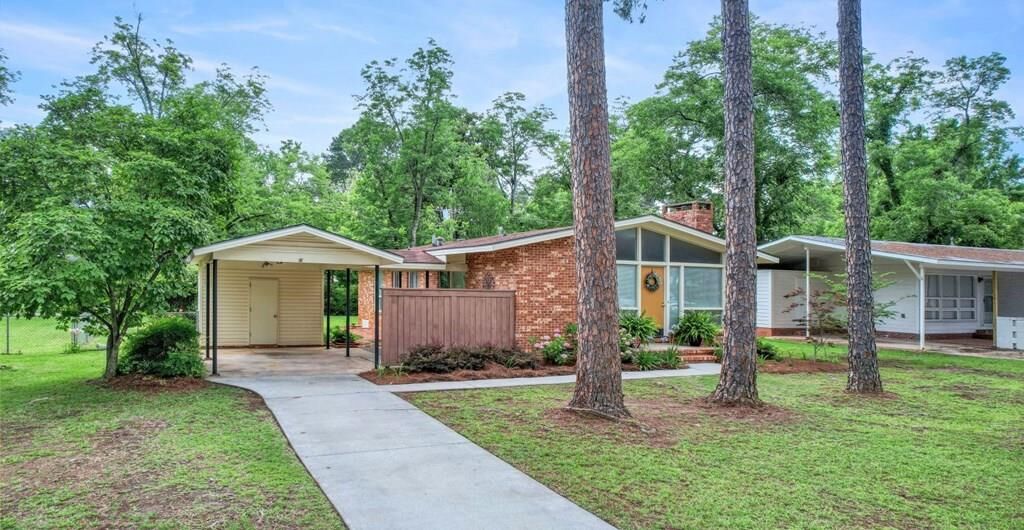 Property Photo: 2310 Whispering Pines Rd GA 31707