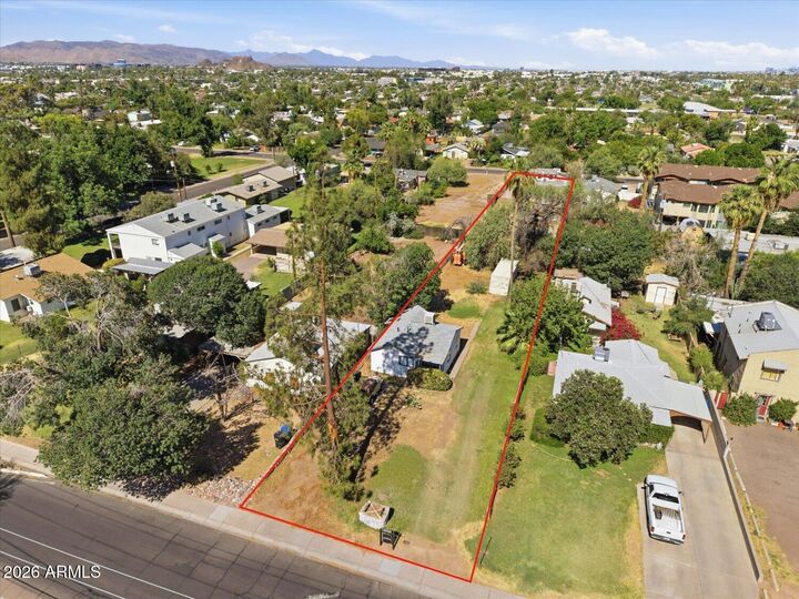 Property Photo: 914 S Farmer Avenue AZ 85281
