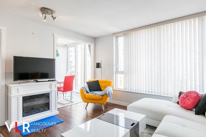 Property Photo:  1010 Richards Street 1702  BC V6B 1G2 
