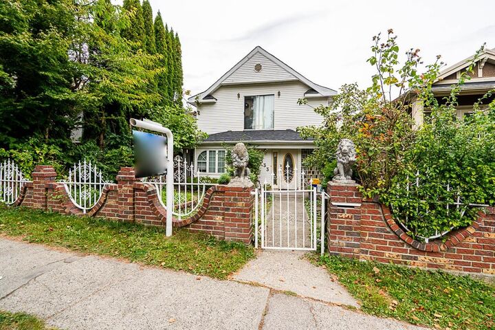 333 E 28th Avenue — photo 1