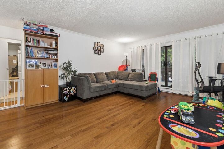 Property Photo: 444 W 49th Avenue 211 BC V5Y 3V4
