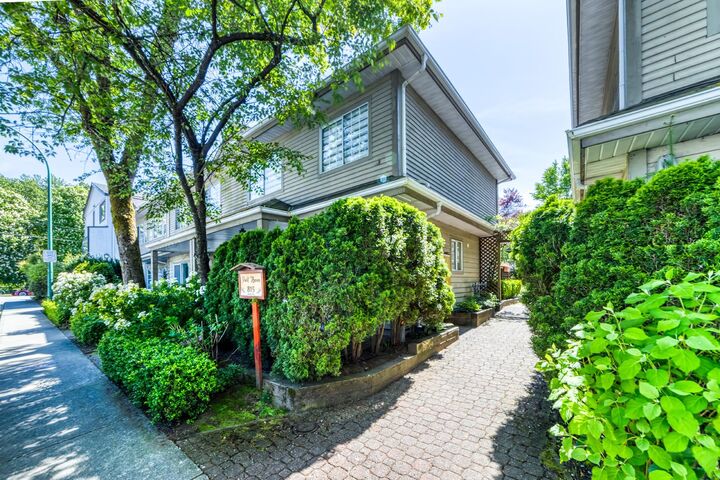 Property Photo:  815 Tobruck Avenue 6  BC V7P 1V9 