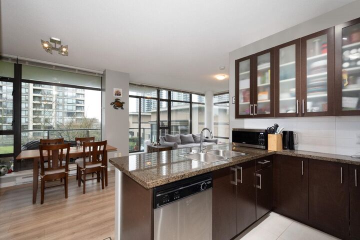 Property Photo:  4250 Dawson Street 401  BC V5C 4B1 