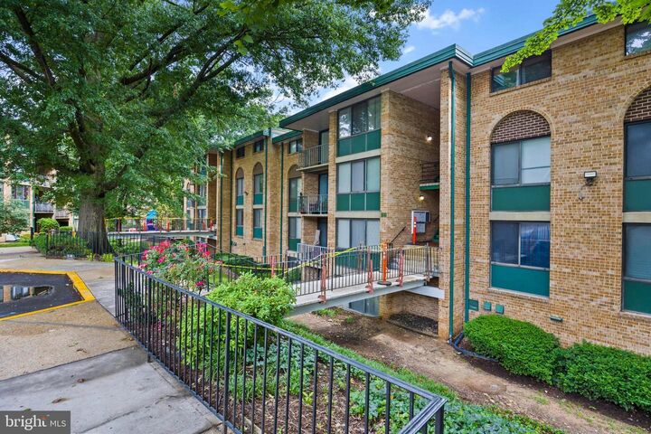 Property Photo:  503 N Armistead Street 102  VA 22312 