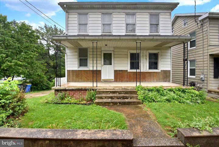 Property Photo:  2560 N Sherman Street  PA 17406 
