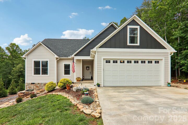 Property Photo: 3131 Richard Street NC 28655