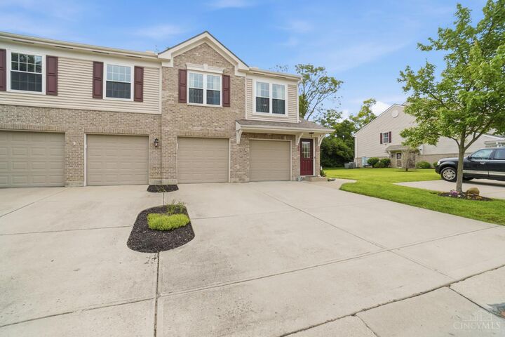 Property Photo:  844 Heritage Green Drive  OH 45050 