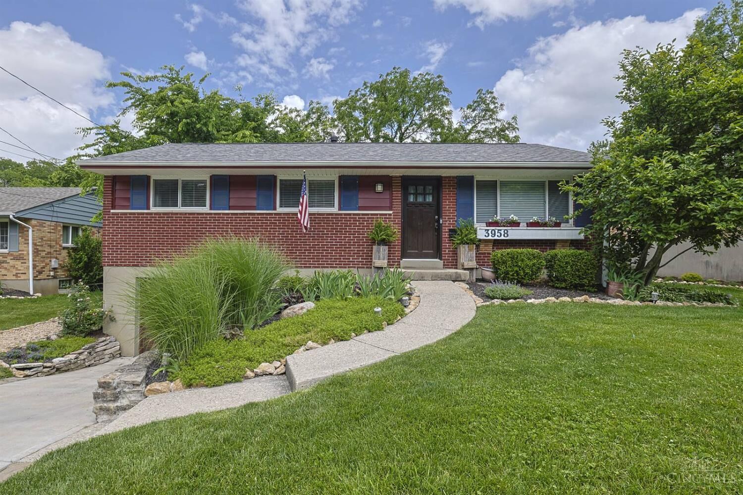 Property Photo: 3958 Ridgecombe Drive OH 45248