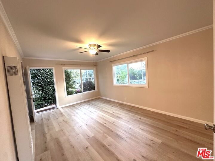 Property Photo:  2027 Euclid St  CA 90405 