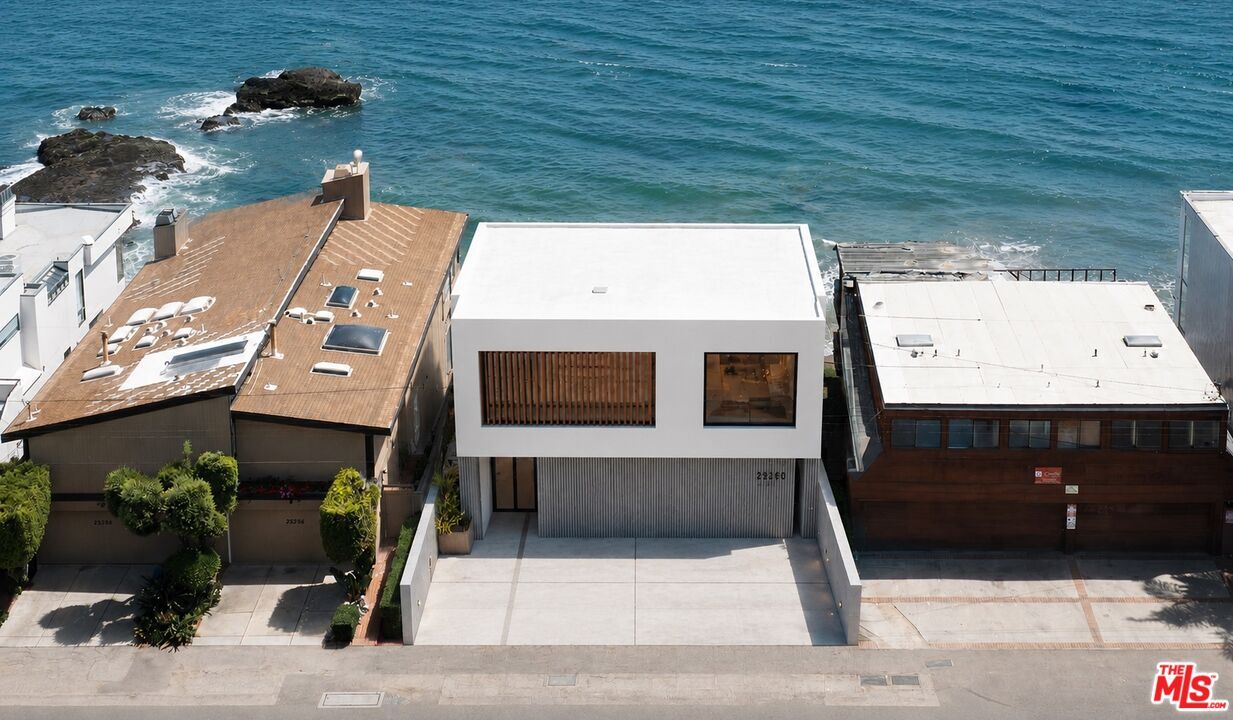 Property Photo: 25260 Malibu Rd CA 90265