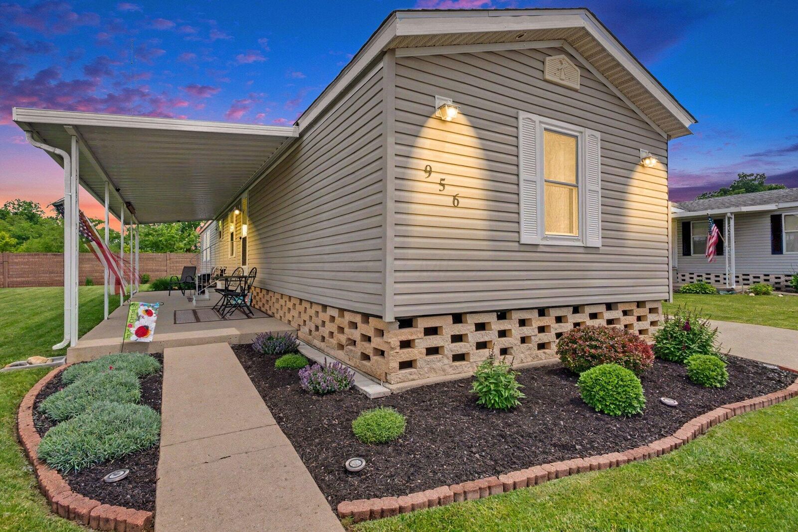 Property Photo: 956 Scarlett Lane OH 43207