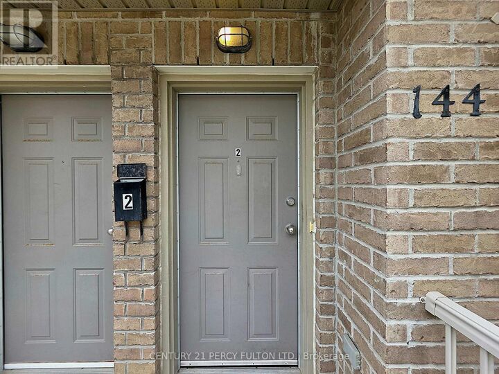 Property Photo: 144 Mary Street North #2 ON L1G 5B9