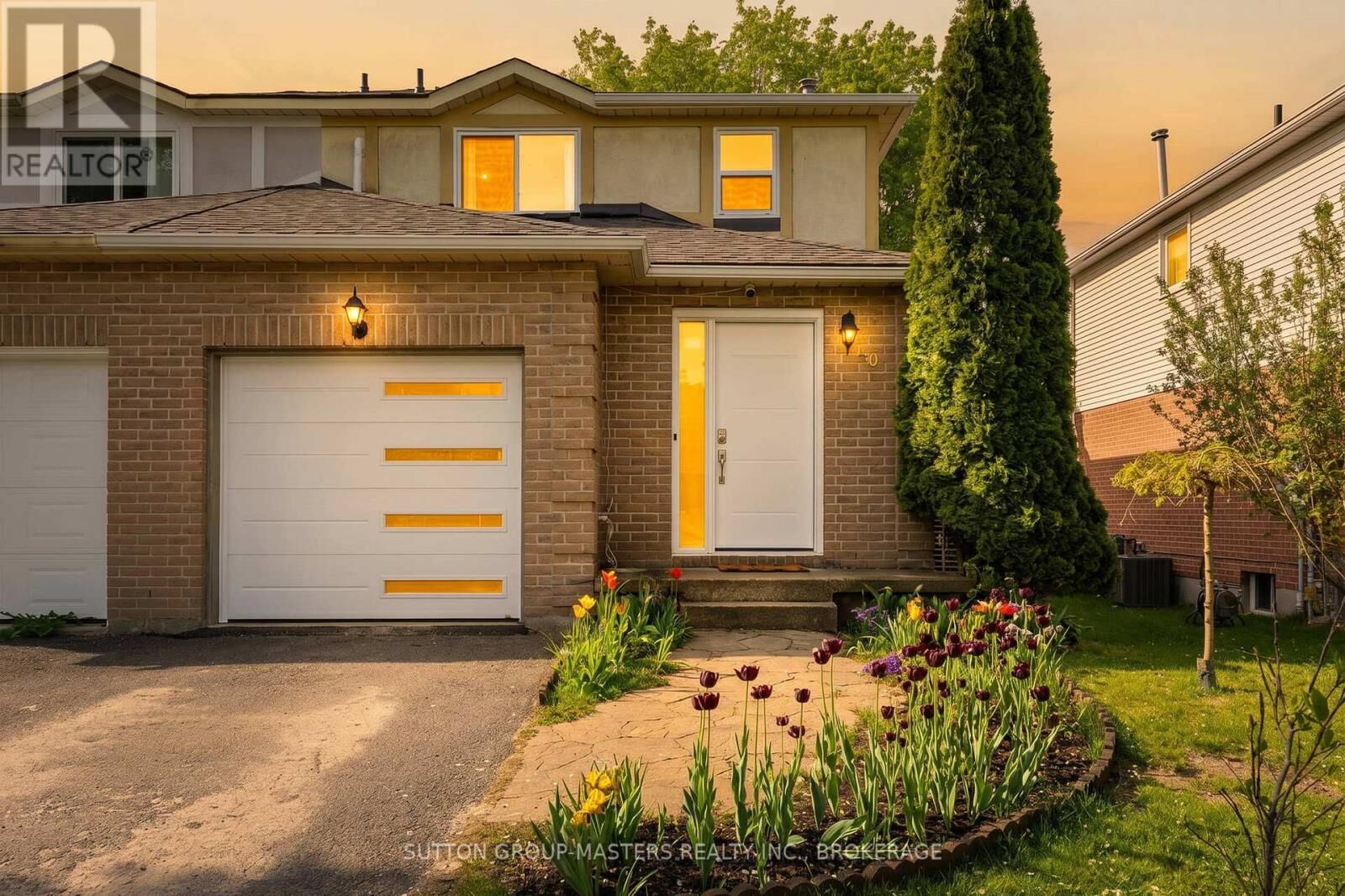Property Photo:  35 Rose Abbey Drive  ON K7K 6W1 