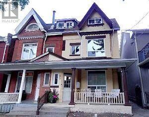Property Photo:  85 Baldwin Street  ON M5T 1L5 