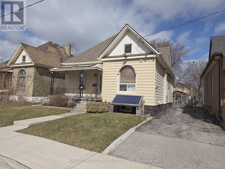 Property Photo: 8 Weldon Avenue ON N5P 1J6