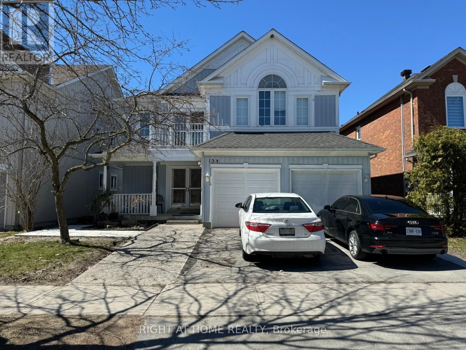 Property Photo:  154 Hollandview Trail  ON L4G 7J2 