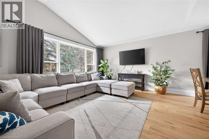 Property Photo:  4 Peter Street  ON L8B 0Z4 