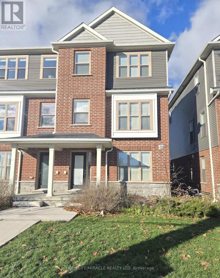 Property Photo:  1 Leggott Avenue 27  ON L4M 0K7 