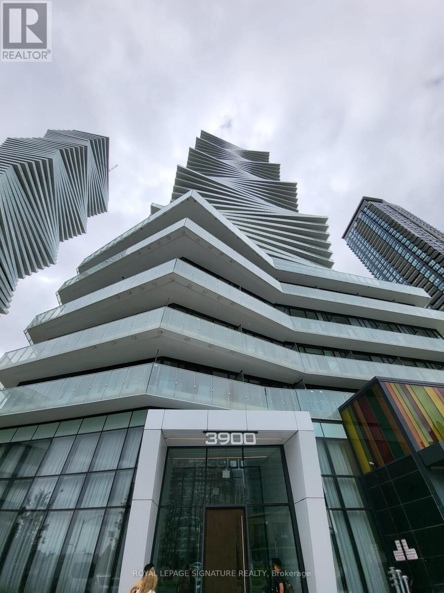 Property Photo: 3900 Confederation Parkway 4711 ON L5B 0M3
