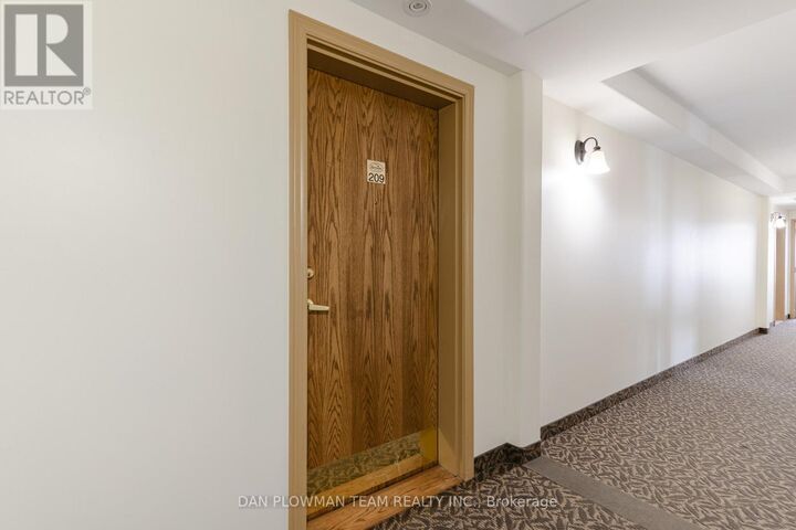 Property Photo:  306 Spillsbury Drive 209  ON K9K 0B5 