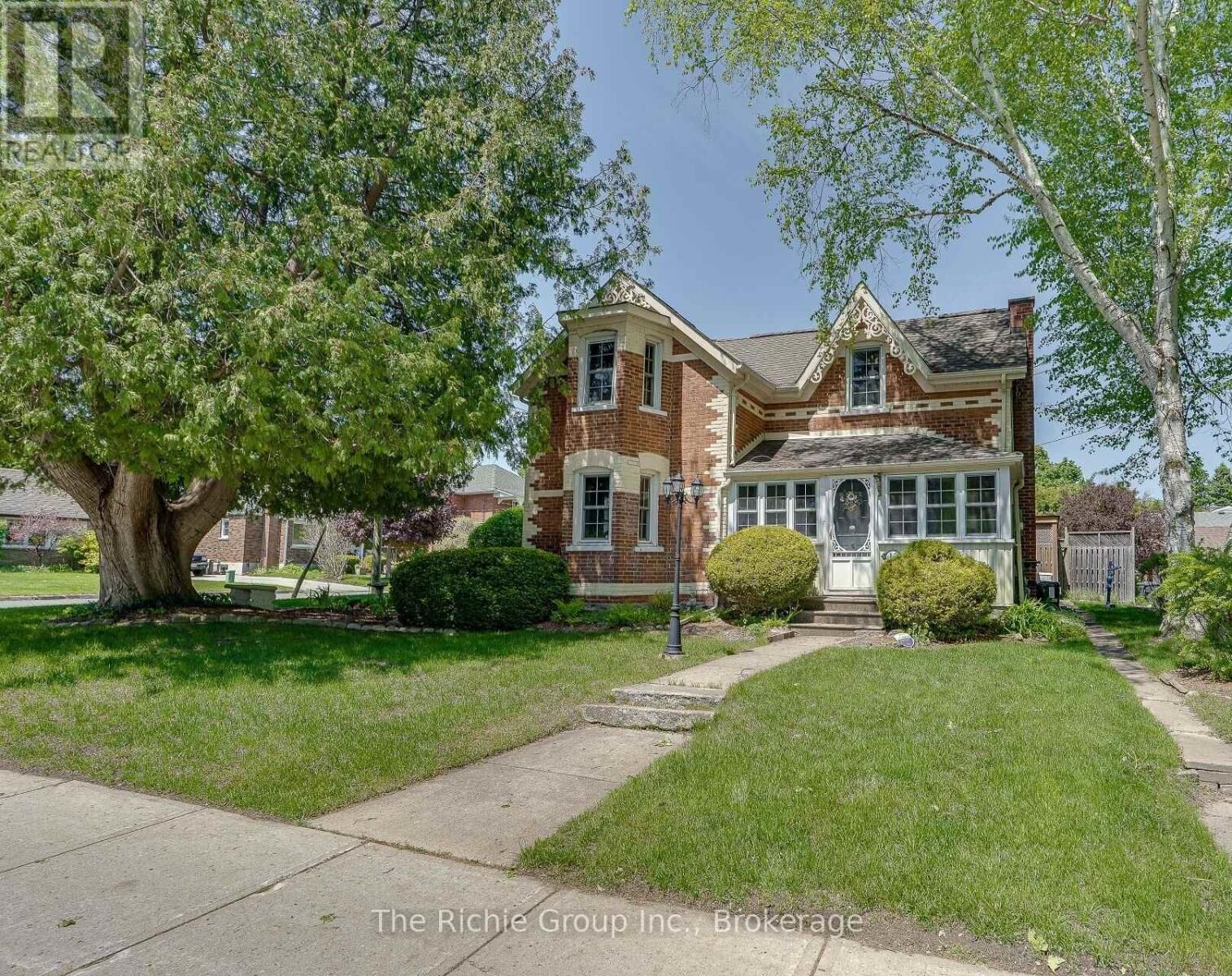 Property Photo:  15 Emma Street  ON L7C 1K5 