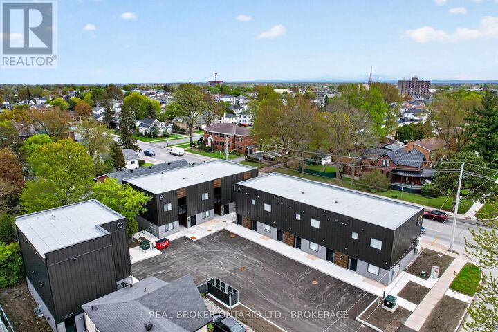 Property Photo:  600 Second Street East Unit #7B  ON K6H 4H3 