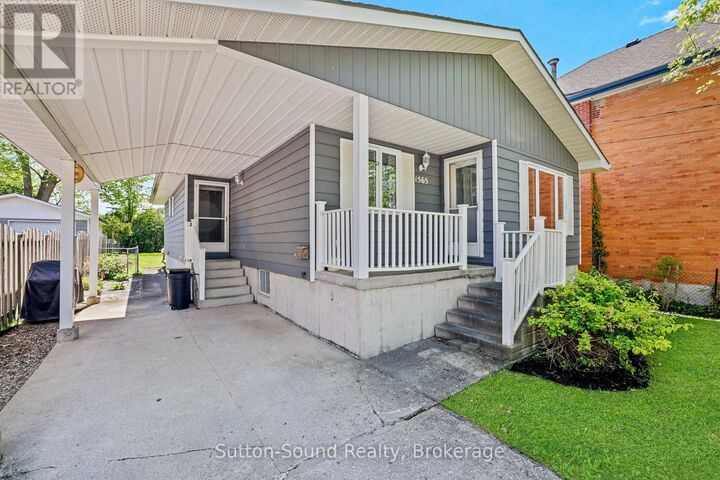 Property Photo: 1565 7th Avenue East ON N4K 2Z3