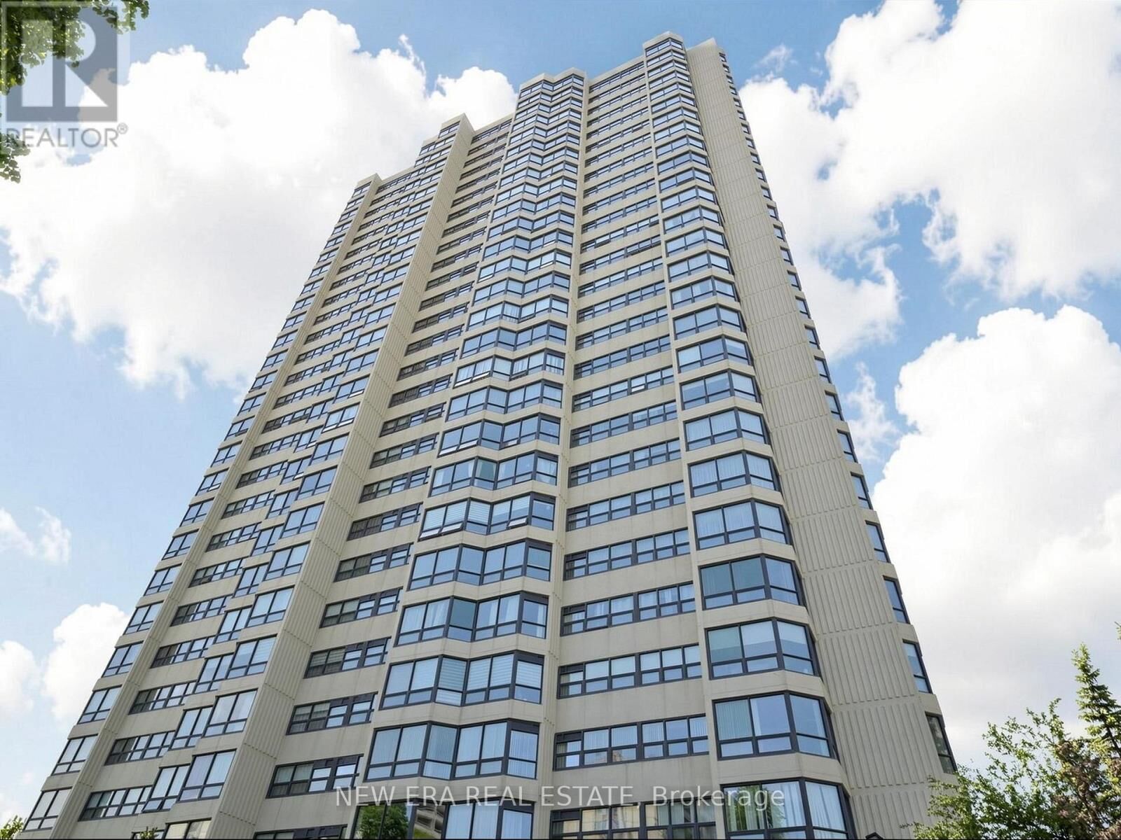 Property Photo:  8 Lisa Street 2108  ON L6T 4S6 