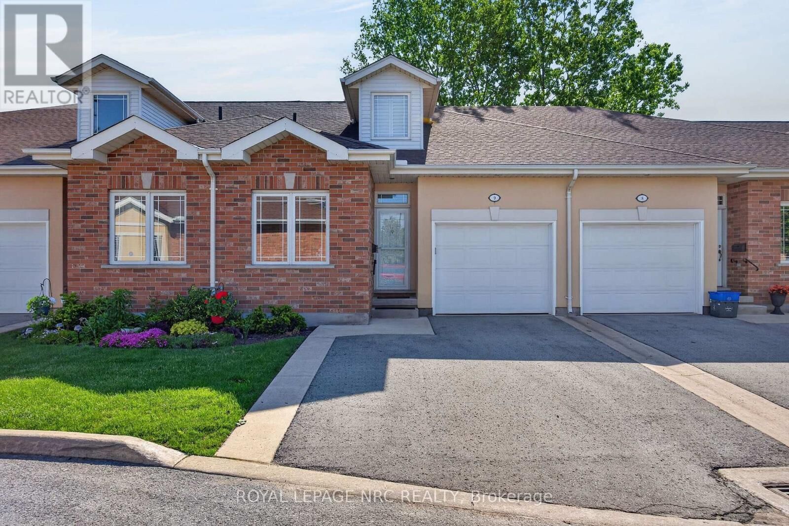 Property Photo:  4300 Kalar Road 9  ON L2H 1S8 