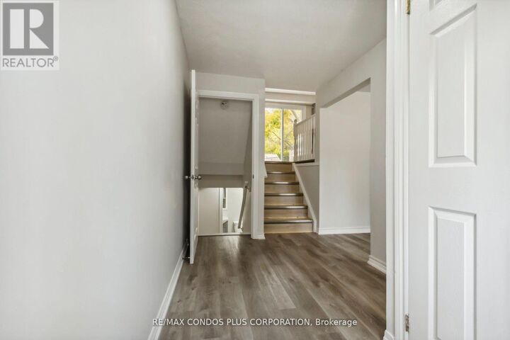 Property Photo:  294 Fergus Avenue 2  ON N2A 2H5 