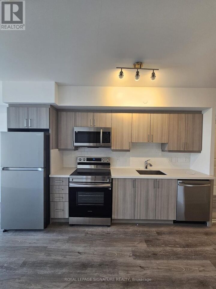 Property Photo: 556 Marlee Avenue 421 ON M6B 0B1