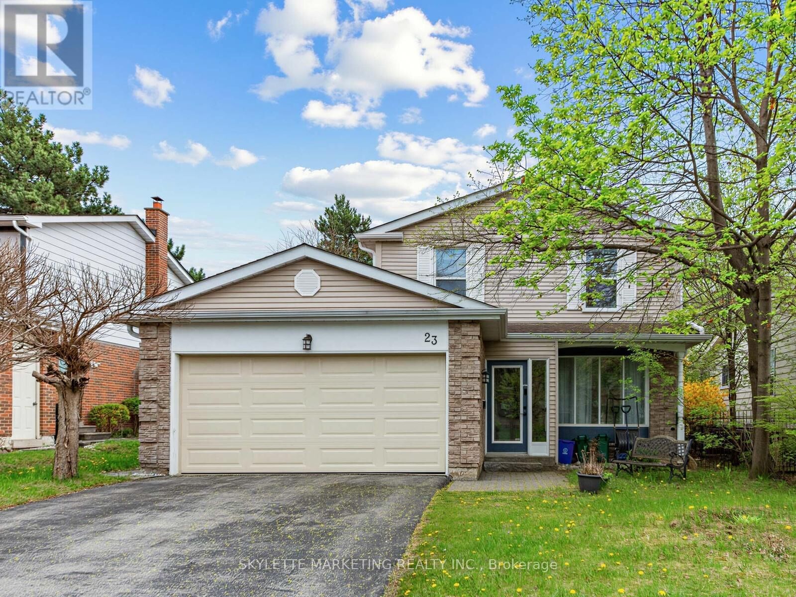 Property Photo:  23 Willowbrook Road  ON L3T 4V7 