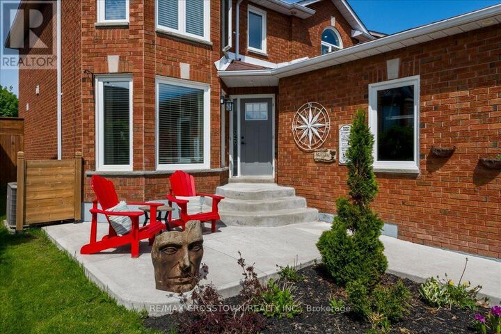 Property Photo: 92 Golden Meadow Road ON L4N 7G4