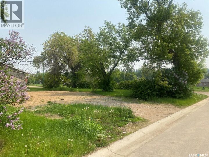 Property Photo:  790 16th Street W  SK S6V 3L5 