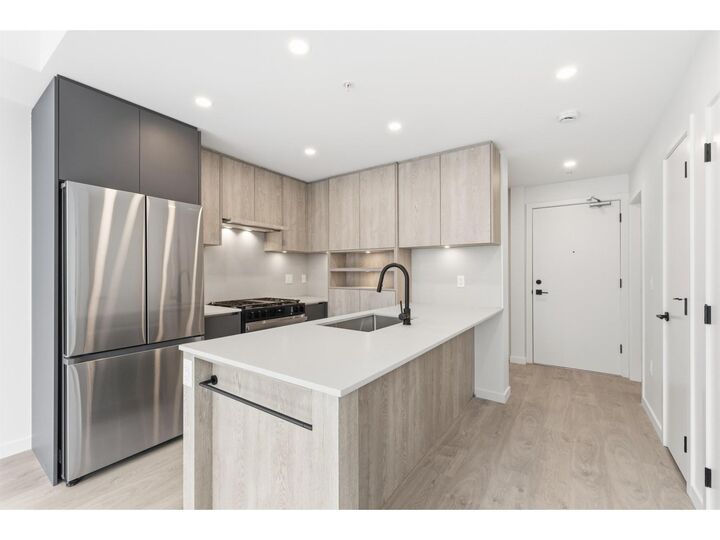 19577 65B Avenue 107 — photo 1