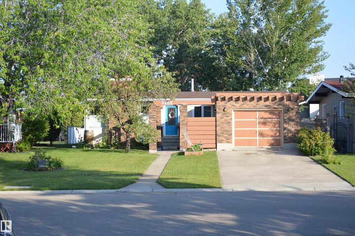 Property Photo:  4208 89 Street NW  AB T6K 1B9 