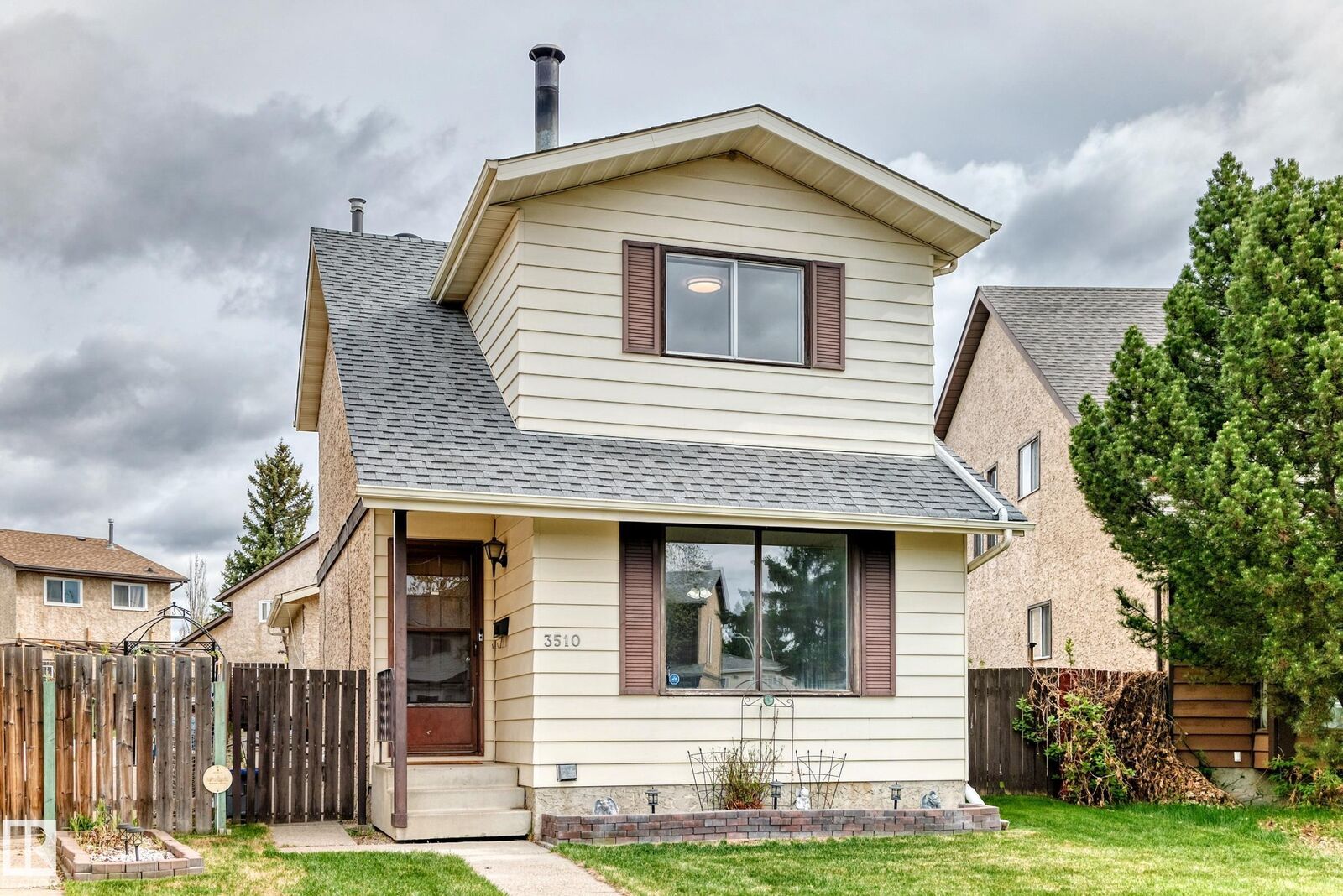 Property Photo:  3510 41B Avenue NW  AB T6L 5E6 