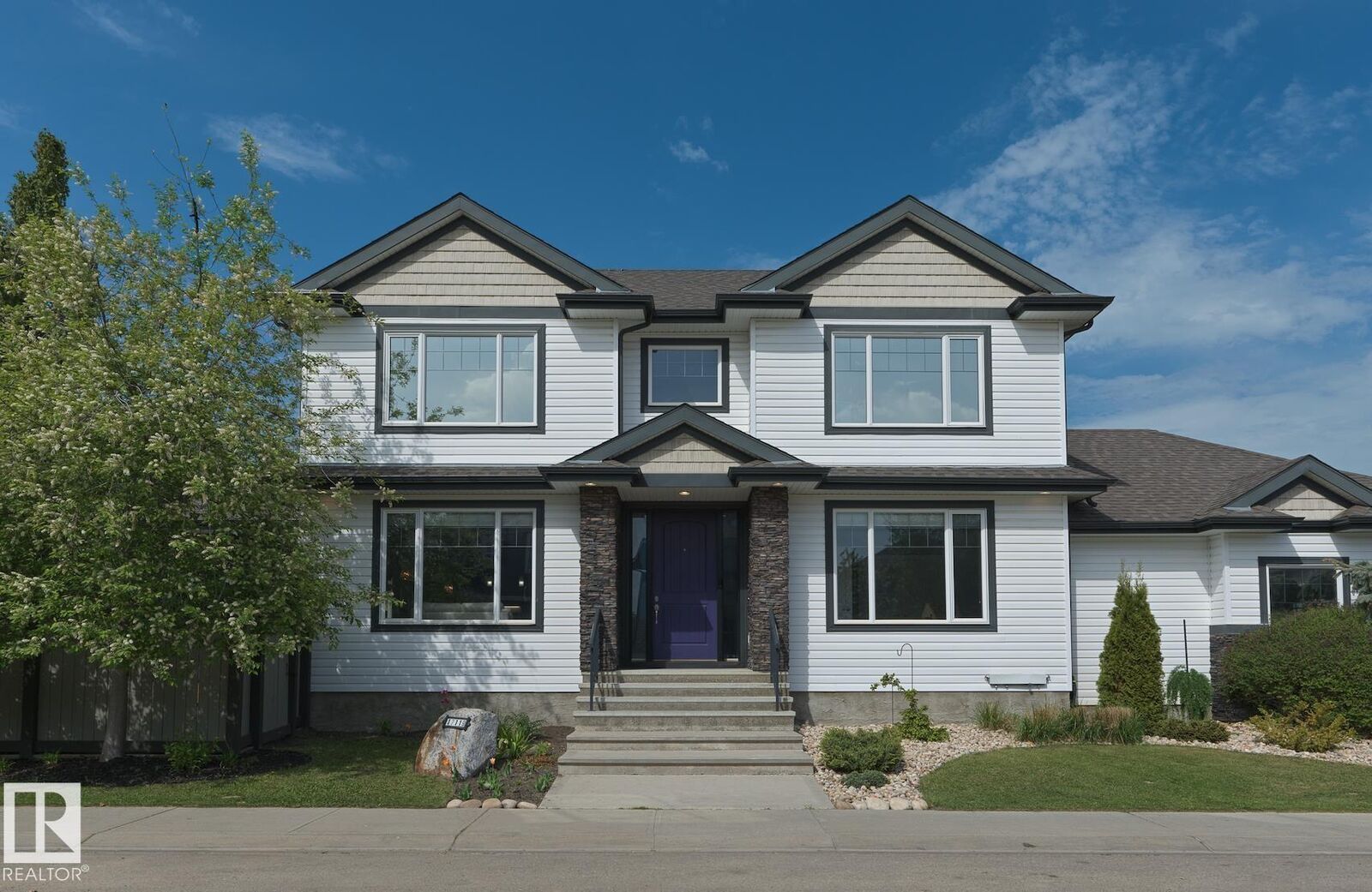 Property Photo: 17119 5 Avenue SW AB T6W 2A4