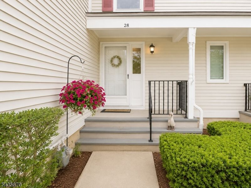 Property Photo:  28 Aberdeen Drive  NJ 07945 