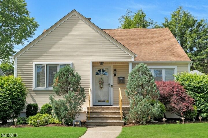 Property Photo:  45 W Oldis St  NJ 07662 