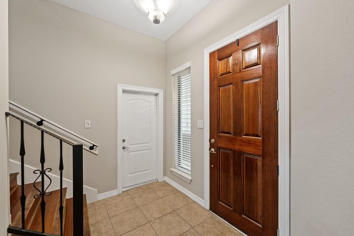 Property Photo: 2045 W 14th 1/2 Street TX 77008