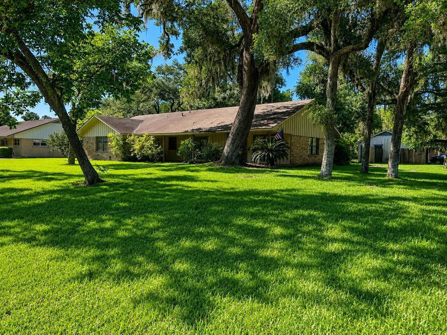 Property Photo:  131 Daisy Street  TX 77566 