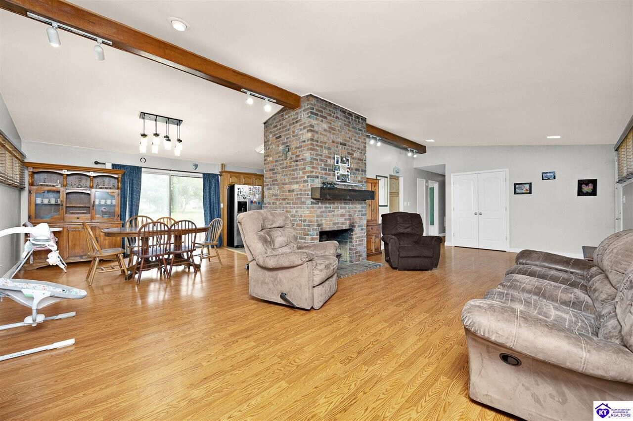 Property Photo:  100 Bedford Court  KY 42749 