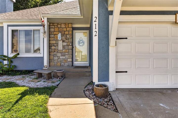 Property Photo:  212 S Tremont Street  KS 66101 